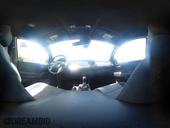 2020 Toyota Tacoma SR5 z VIN 3TMBZ5DN9LM025403, wystawiony jako IAAI lot #42654685 z przebiegiem 154 392 mil mil oraz . Historia ofert i sprzedaży dostępna na DreamBid. Obrazek 23.