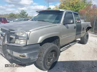 2003 Chevrolet Silverado 2500HD LT z VIN 1GCHK29U33E154255, wystawiony jako IAAI lot #43414494 z przebiegiem 189 523 mil mil oraz . Historia ofert i sprzedaży dostępna na DreamBid. Obrazek 2.