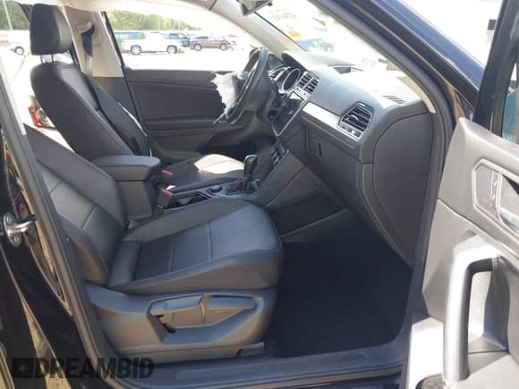 2020 Volkswagen Tiguan SE с VIN 3VV2B7AX1LM087059, выставлен на аукционе IAAI как лот 42766763 с пробегом Не указан миль и . История ставок и продаж доступна на DreamBid. Изображение 5.