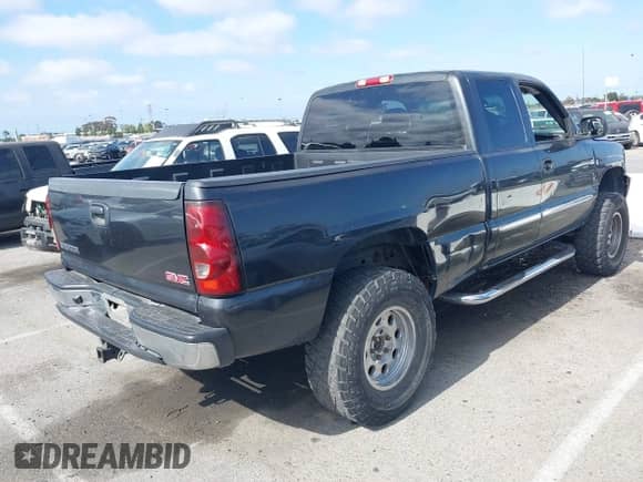 2005 GMC Sierra 1500 SLE с VIN 2GTEC19T151262217, выставлен на аукционе IAAI как лот 42430424 с пробегом 250 214 миль миль и . История ставок и продаж доступна на DreamBid. Изображение 4.