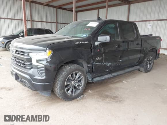 2022 Chevrolet Silverado 1500 RST z VIN 1GCUDEET0NZ644607, wystawiony jako IAAI lot #41614044 z przebiegiem 56 524 mil mil oraz . Historia ofert i sprzedaży dostępna na DreamBid. Obrazek 17.