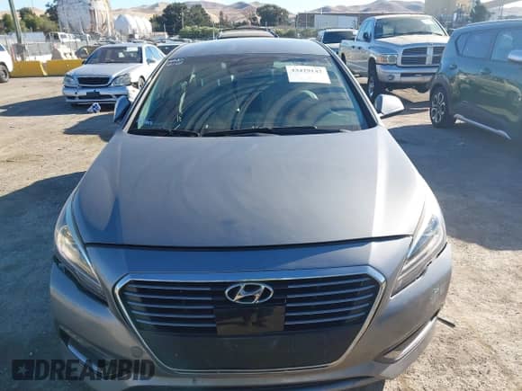 2017 Hyundai Sonata Limited с VIN KMHE54L28HA063330, выставлен на аукционе IAAI как лот 43429142 с пробегом 90 284 миль миль и . История ставок и продаж доступна на DreamBid. Изображение 13.