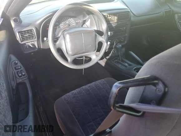 2002 Chevrolet Camaro с VIN 2G1FP22KX22151549, выставлен на аукционе Copart как лот 86514625 с пробегом 126 830 миль миль и Списание • Salvage title. История ставок и продаж доступна на DreamBid. Изображение 8.