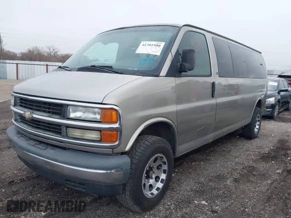 2002 Chevrolet Express с VIN 1GAHG39R321146397, выставлен на аукционе IAAI как лот 41701980 с пробегом Не указан миль и . История ставок и продаж доступна на DreamBid. Изображение 2.