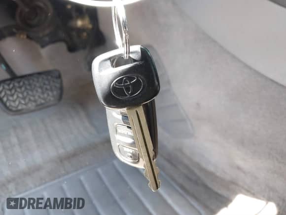 2002 Toyota Camry LE с VIN JTDBE32K720020808, выставлен на аукционе IAAI как лот 41849196 с пробегом 150 546 миль миль и . История ставок и продаж доступна на DreamBid. Изображение 11.