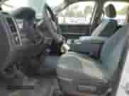 2018 Ram 1500 Tradesman z VIN 1C6RR7FT5JS153798, wystawiony jako Copart lot #67239795 z przebiegiem 34 069 mil mil oraz Szkoda całkowita • Salvage title. Historia ofert i sprzedaży dostępna na DreamBid. Obrazek 7.