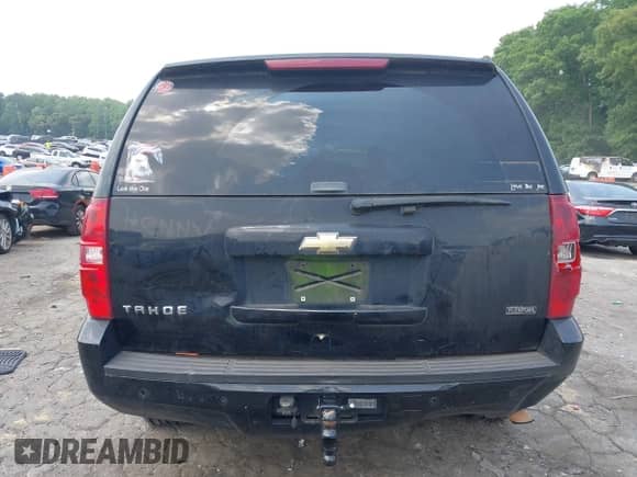 2008 Chevrolet Tahoe 3LT z VIN 1GNFC13048R194047, wystawiony jako IAAI lot #42403106 z przebiegiem 271 158 mil mil oraz . Historia ofert i sprzedaży dostępna na DreamBid. Obrazek 15.