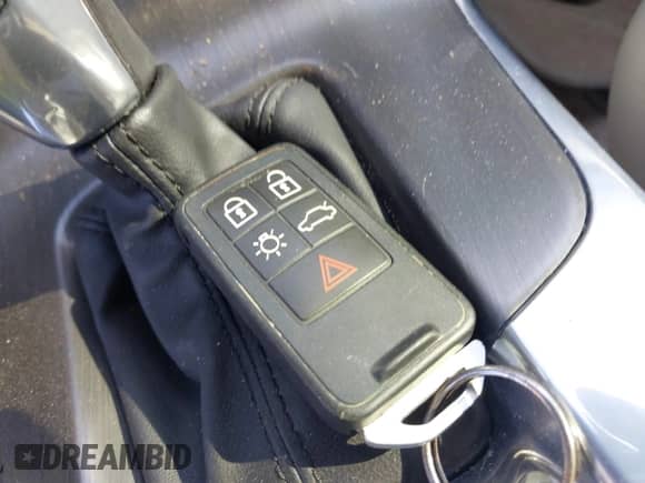 2016 Volvo S60 T5 Premier с VIN YV1612TK4G2393932, выставлен на аукционе IAAI как лот 43180461 с пробегом 54 026 миль миль и . История ставок и продаж доступна на DreamBid. Изображение 11.