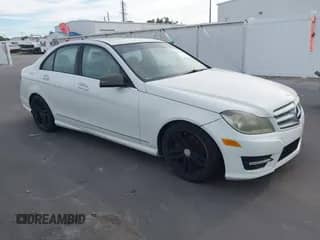 2012 Mercedes-Benz C 250 Sport с VIN WDDGF4HB1CR197485, выставлен на аукционе IAAI как лот 43282234 с пробегом 140 495 миль миль и . История ставок и продаж доступна на DreamBid. Изображение 1.