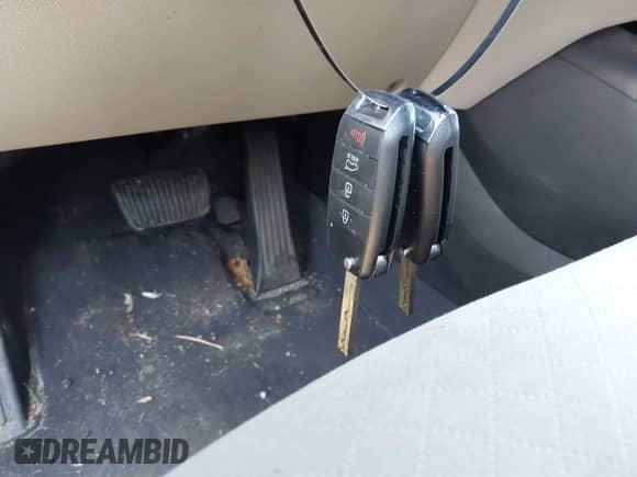 2020 Kia Sorento LX with VIN 5XYPG4A37LG647844, listed as a IAAI auction lot 42058526 with 90,546 mi miles and . Bid and sale history available at DreamBid. Image 11.