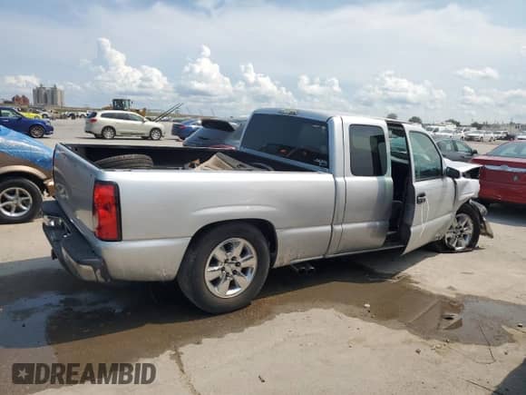 1999 GMC Sierra 1500 SLE с VIN 2GTEC19TXX1520396, выставлен на аукционе Copart как лот 67890675 с пробегом 239 087 миль миль и Списание • Salvage title. История ставок и продаж доступна на DreamBid. Изображение 3.