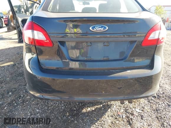 2012 Ford Fiesta S с VIN 3FADP4AJ2CM153403, выставлен на аукционе IAAI как лот 43410242 с пробегом 131 215 миль миль и . История ставок и продаж доступна на DreamBid. Изображение 6.