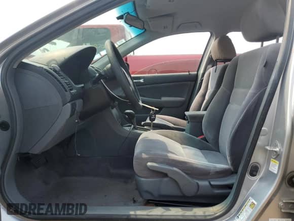 2006 Honda Accord VP с VIN JHMCM56126C000750, выставлен на аукционе Copart как лот 67136345 с пробегом 183 697 миль миль и Списание • Salvage title. История ставок и продаж доступна на DreamBid. Изображение 7.