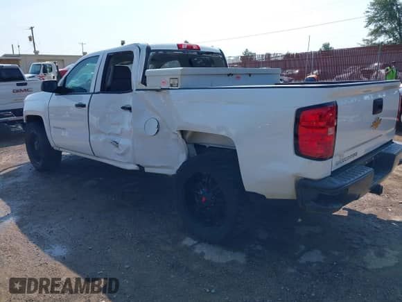 2018 Chevrolet Silverado 1500 Work Truck with VIN 1GCRCNEC1JZ268390, listed as a IAAI auction lot 43136152 with 135,789 mi miles and . Bid and sale history available at DreamBid. Image 3.