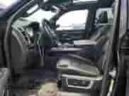 2021 Ram 1500 Laramie z VIN 1C6SRFRT2MN570208, wystawiony jako Copart lot #63192945 z przebiegiem 45 477 mil mil oraz Szkoda całkowita • Salvage title. Historia ofert i sprzedaży dostępna na DreamBid. Obrazek 7.