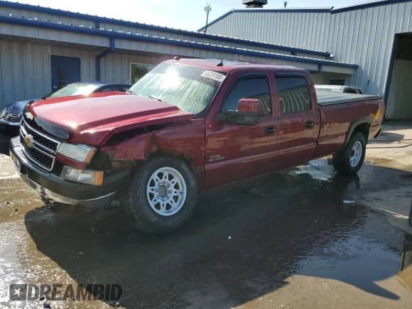 2006 Chevrolet Silverado 3500 SRW с VIN 1GCHK33246F100006, выставлен на аукционе Copart как лот 69655675 с пробегом 251 526 миль миль и Списание • Salvage title. История ставок и продаж доступна на DreamBid. Изображение 1.