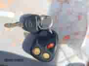 2003 Chevrolet Silverado 1500 LT z VIN 2GCEK19TX31252897, wystawiony jako IAAI lot #43552494 z przebiegiem 210 595 mil mil oraz . Historia ofert i sprzedaży dostępna na DreamBid. Obrazek 11.