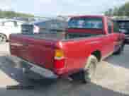 1995 Toyota Tacoma z VIN 4TAUN53B1SZ040515, wystawiony jako IAAI lot #43135152 z przebiegiem 259 900 mil mil oraz . Historia ofert i sprzedaży dostępna na DreamBid. Obrazek 4.