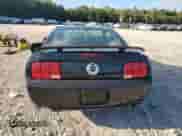2007 Ford Mustang GT Deluxe z VIN 1ZVHT82H375218942, wystawiony jako Copart lot #85519015 z przebiegiem 133 265 mil mil oraz Szkoda całkowita • Salvage title. Historia ofert i sprzedaży dostępna na DreamBid. Obrazek 6.
