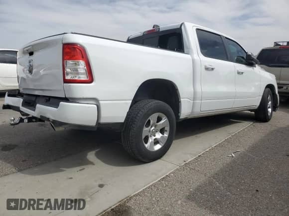 2020 Ram 1500 Big Horn z VIN 1C6SRFFT8LN397491, wystawiony jako Copart lot #55982305 z przebiegiem 74 639 mil mil oraz Szkoda całkowita • Salvage title. Historia ofert i sprzedaży dostępna na DreamBid. Obrazek 3.