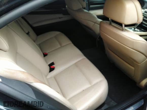 2012 BMW 7 Series 750Li xDrive z VIN WBAKC8C58CC435970, wystawiony jako IAAI lot #42201364 z przebiegiem 129 273 mil mil oraz . Historia ofert i sprzedaży dostępna na DreamBid. Obrazek 8.
