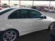 2009 Mercedes-Benz C 300 Sport z VIN WDDGF54X49F245367, wystawiony jako IAAI lot #43462372 z przebiegiem 117 239 mil mil oraz . Historia ofert i sprzedaży dostępna na DreamBid. Obrazek 14.