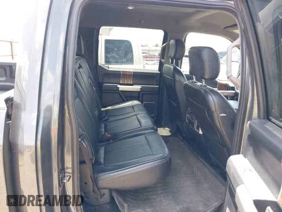 2018 Ford F-150 XL z VIN 1FTEW1EP7JKG02240, wystawiony jako IAAI lot #42663522 z przebiegiem 109 257 mil mil oraz . Historia ofert i sprzedaży dostępna na DreamBid. Obrazek 8.