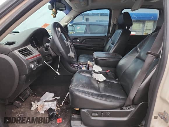 2008 Cadillac Escalade ESV with VIN 1GYFK66868R243561, listed as a Copart auction lot 81770805 with 242,945 mi miles and Clean title. Bid and sale history available at DreamBid. Image 7.