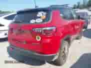 2020 Jeep Compass Trailhawk z VIN 3C4NJDDB8LT143999, wystawiony jako IAAI lot #43169195 z przebiegiem 68 923 mil mil oraz . Historia ofert i sprzedaży dostępna na DreamBid. Obrazek 4.