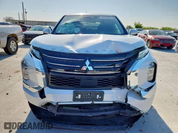 2024 Mitsubishi Outlander ES with VIN JA4J3UA85RZ080874, listed as a Copart auction lot 64064695 with 26,635 mi miles and Salvage title. Bid and sale history available at DreamBid. Image 5.