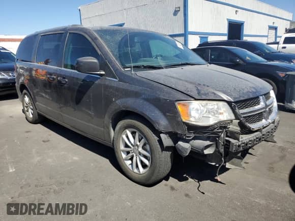 2018 Dodge Grand Caravan SXT z VIN 2C4RDGCG8JR282666, wystawiony jako Copart lot #81742545 z przebiegiem 105 926 mil mil oraz Czysty tytuł • Clean title. Historia ofert i sprzedaży dostępna na DreamBid. Obrazek 4.