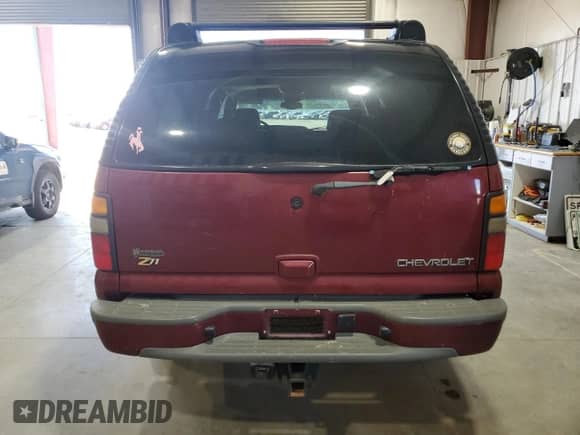 2004 Chevrolet Suburban Z71 with VIN 3GNFK16Z24G342591, listed as a Copart auction lot 72842654 with 322,007 mi miles and Clean title. Bid and sale history available at DreamBid. Image 6.