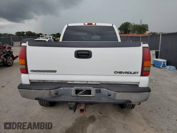 2002 Chevrolet Silverado 2500HD LT с VIN 1GCHK29102E143864, выставлен на аукционе Copart как лот 71846475 с пробегом 253 197 миль миль и Списание • Salvage title. История ставок и продаж доступна на DreamBid. Изображение 6.