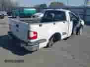 2004 Ford F-150 STX z VIN 1FTRF02W24KD78421, wystawiony jako IAAI lot #41834609 z przebiegiem 213 676 mil mil oraz . Historia ofert i sprzedaży dostępna na DreamBid. Obrazek 4.