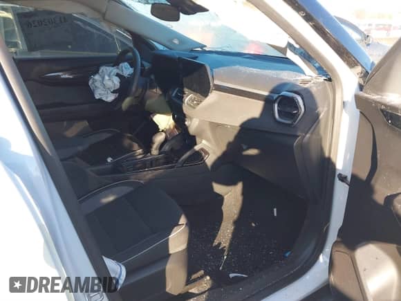 2024 Chevrolet TrailBlazer LS with VIN KL79MMS27RB055061, listed as a IAAI auction lot 41302026 with 17,736 mi miles and . Bid and sale history available at DreamBid. Image 5.