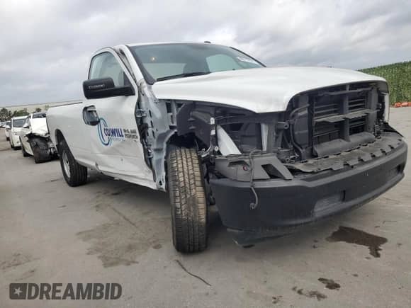 2022 Ram 1500 Tradesman with VIN 3C6JR6DG8NG330452, listed as a Copart auction lot 48117074 with 13,570 mi miles and Salvage title. Bid and sale history available at DreamBid. Image 4.