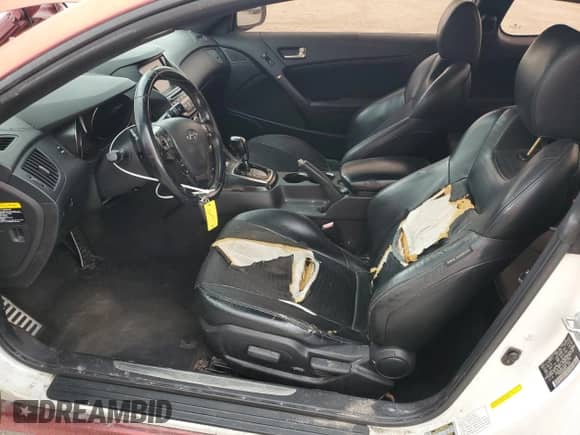 2013 Hyundai Genesis Coupe Grand Touring z VIN KMHHU6KJXDU091756, wystawiony jako Copart lot #68034235 z przebiegiem Nie podano mil oraz Czysty tytuł • Clean title. Historia ofert i sprzedaży dostępna na DreamBid. Obrazek 7.