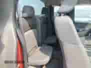 2016 Nissan Frontier S z VIN 1N6BD0CT8GN771836, wystawiony jako Copart lot #71672315 z przebiegiem 140 186 mil mil oraz Szkoda całkowita • Salvage title. Historia ofert i sprzedaży dostępna na DreamBid. Obrazek 10.