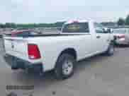 2019 Ram 1500 Tradesman z VIN 3C6JR6DT0KG636053, wystawiony jako IAAI lot #42329246 z przebiegiem 29 261 mil mil oraz . Historia ofert i sprzedaży dostępna na DreamBid. Obrazek 4.