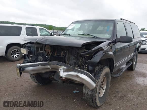 1999 Chevrolet Suburban with VIN 3GNGK26J8XG220021, listed as a IAAI auction lot 42145815 with 172,956 mi miles and . Bid and sale history available at DreamBid. Image 6.