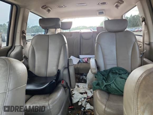 2007 Hyundai Entourage GLS with VIN KNDMC233476015019, listed as a Copart auction lot 69093035 with 226,655 mi miles and Salvage title. Bid and sale history available at DreamBid. Image 10.