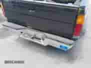 1997 Nissan Frontier XE z VIN 1N6SD11S0VC334308, wystawiony jako IAAI lot #42468050 z przebiegiem 250 965 mil mil oraz . Historia ofert i sprzedaży dostępna na DreamBid. Obrazek 11.