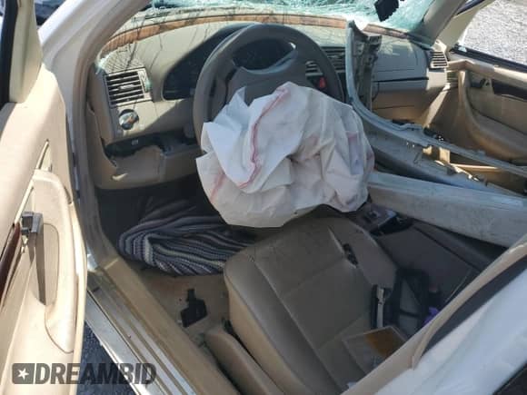 1999 Mercedes-Benz C 230/260/280/320 z VIN WDBHA24G3XA786656, wystawiony jako Copart lot #56043675 z przebiegiem Nie podano mil oraz Szkoda całkowita • Salvage title. Historia ofert i sprzedaży dostępna na DreamBid. Obrazek 8.