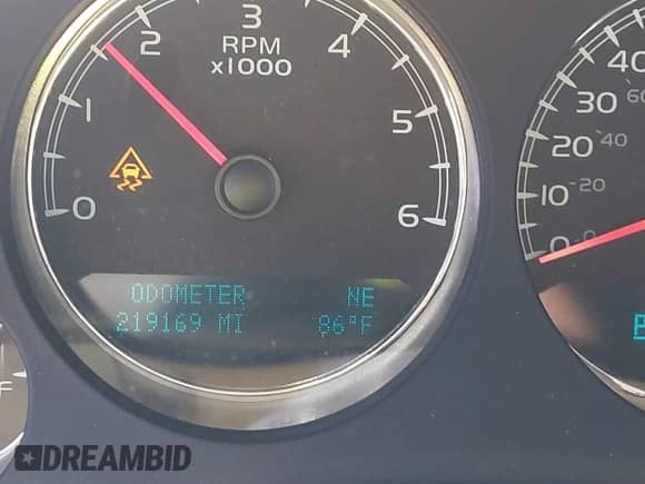 2011 Chevrolet Tahoe LTZ с VIN 1GNSCCE0XBR366774, выставлен на аукционе IAAI как лот 41672681 с пробегом 219 169 миль миль и . История ставок и продаж доступна на DreamBid. Изображение 15.