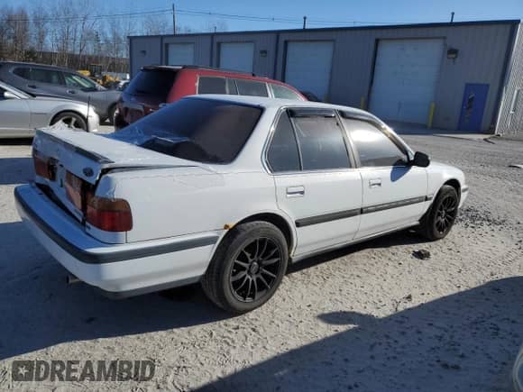 1990 Honda Accord LX z VIN JHMCB7653LC016309, wystawiony jako Copart lot #41487615 z przebiegiem 197 362 mil mil oraz Czysty tytuł • Clean title. Historia ofert i sprzedaży dostępna na DreamBid. Obrazek 3.