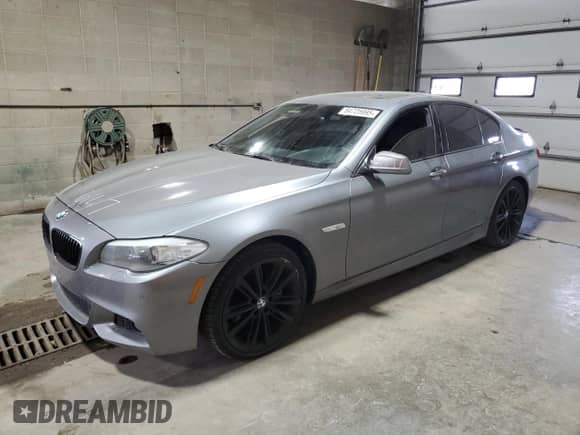 2011 BMW 5 Series 535i xDrive with VIN WBAFU7C54BC875255, listed as a Copart auction lot 84725995 with 159,263 mi miles and Salvage title. Bid and sale history available at DreamBid. Image 1.