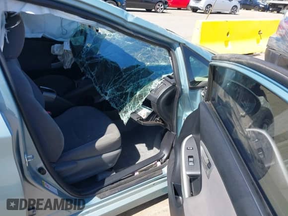 2015 Toyota Prius Four z VIN JTDKN3DU4F1900640, wystawiony jako IAAI lot #43221596 z przebiegiem 175 818 mil mil oraz . Historia ofert i sprzedaży dostępna na DreamBid. Obrazek 5.