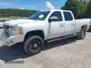2010 Chevrolet Silverado 2500HD LTZ z VIN 1GC4KYBG0AF146367, wystawiony jako IAAI lot #42728892 z przebiegiem 327 718 mil mil oraz . Historia ofert i sprzedaży dostępna na DreamBid. Obrazek 17.