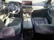 2021 BMW 5 Series 540i z VIN WBA53BJ02MCF97633, wystawiony jako Copart lot #69825535 z przebiegiem 36 727 mil mil oraz Szkoda całkowita • Salvage title. Historia ofert i sprzedaży dostępna na DreamBid. Obrazek 8.