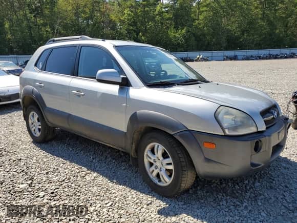 2008 Hyundai Tucson SE с VIN KM8JN72D78U866079, выставлен на аукционе Copart как лот 71360015 с пробегом 172 252 миль миль и Списание • Salvage title. История ставок и продаж доступна на DreamBid. Изображение 4.